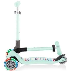 GLOBBER Junior Foldable Fantasy Lights, Scooter 21 GLOBBER Junior Foldable Fantasy Lights, Scooter -Playmobil Store GLOBBER Junior Foldable Fantasy Lights Scooter@@1818463 9