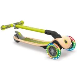 GLOBBER Primo Foldable Lights Mit Holzdeck, Scooter 10 GLOBBER Primo Foldable Lights Mit Holzdeck, Scooter -Playmobil Store GLOBBER Primo Foldable Lights mit Holzdeck Scooter@@1700186 2