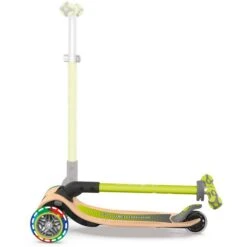 GLOBBER Primo Foldable Lights Mit Holzdeck, Scooter 14 GLOBBER Primo Foldable Lights Mit Holzdeck, Scooter -Playmobil Store GLOBBER Primo Foldable Lights mit Holzdeck Scooter@@1700186 6