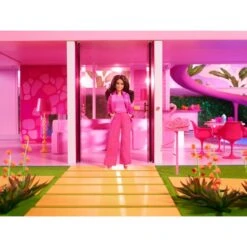 Mattel Barbie Signature The Movie - America Ferrera Als Gloria Puppe Zum Film Im Dreiteiligen Hosenanzug In Pink, Spielfigur -Playmobil Store Mattel Barbie Signature The Movie America Ferrera als Gloria Puppe zum Film im dreiteiligen Hosenanzug in Pink Spielfigur@@1918859 3