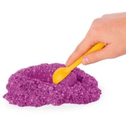 Spin Master Kinetic Sand - Schimmer Sandbox Set Lila, Spielsand 13 Spin Master Kinetic Sand - Schimmer Sandbox Set Lila, Spielsand -Playmobil Store Spin Master Kinetic Sand Schimmer Sandbox Set lila Spielsand@@100007981 4